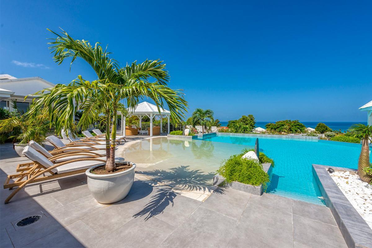 Luxury Villa Rental St Martin - the swimming pool